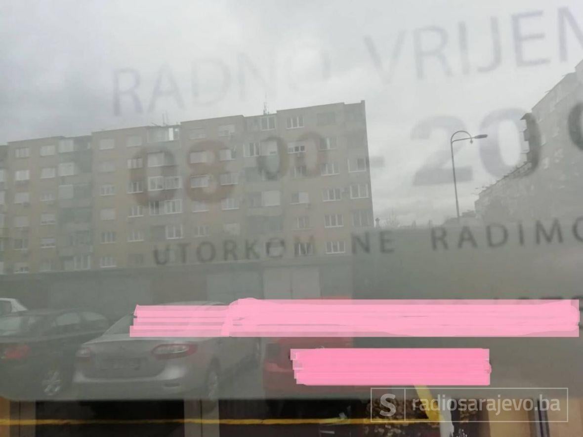 Natpis na jednom frizerskom salonu: