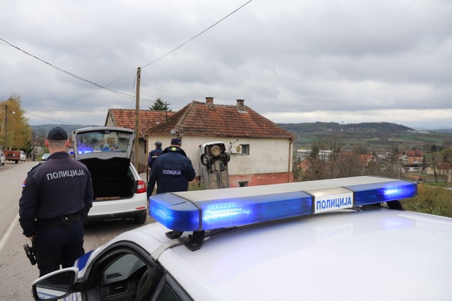 Na mesto nesreće izašli su i policija i hitna pomoć